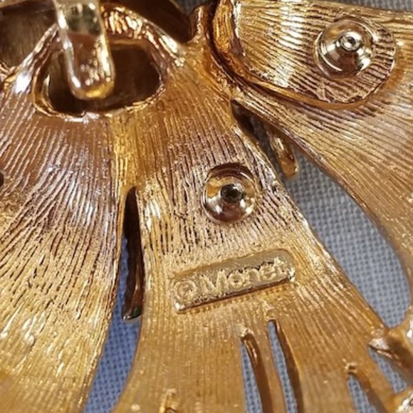 Vintage Monet "Cordelia" Demi Parure set Pin and Clip on Earrings - Picture 12 of 14